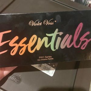 Essentials pallet